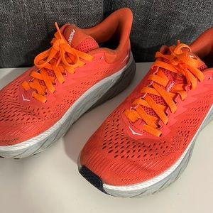 Orange Hoka Bondi 8